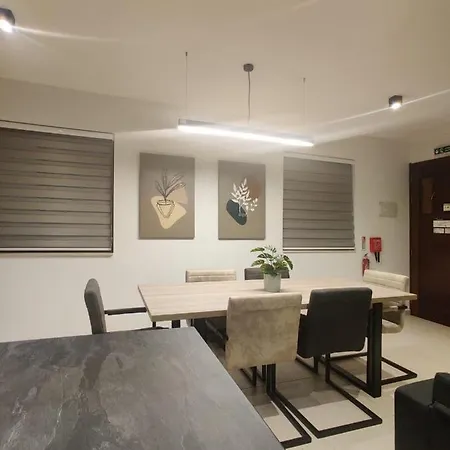 Qawra Apartament *